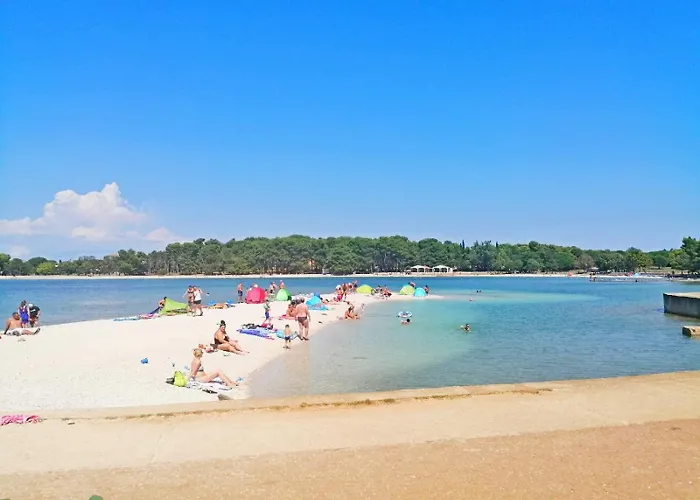 Appartement Levak 2 *